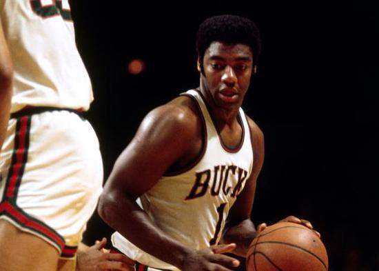 作人员和球 作人员和球