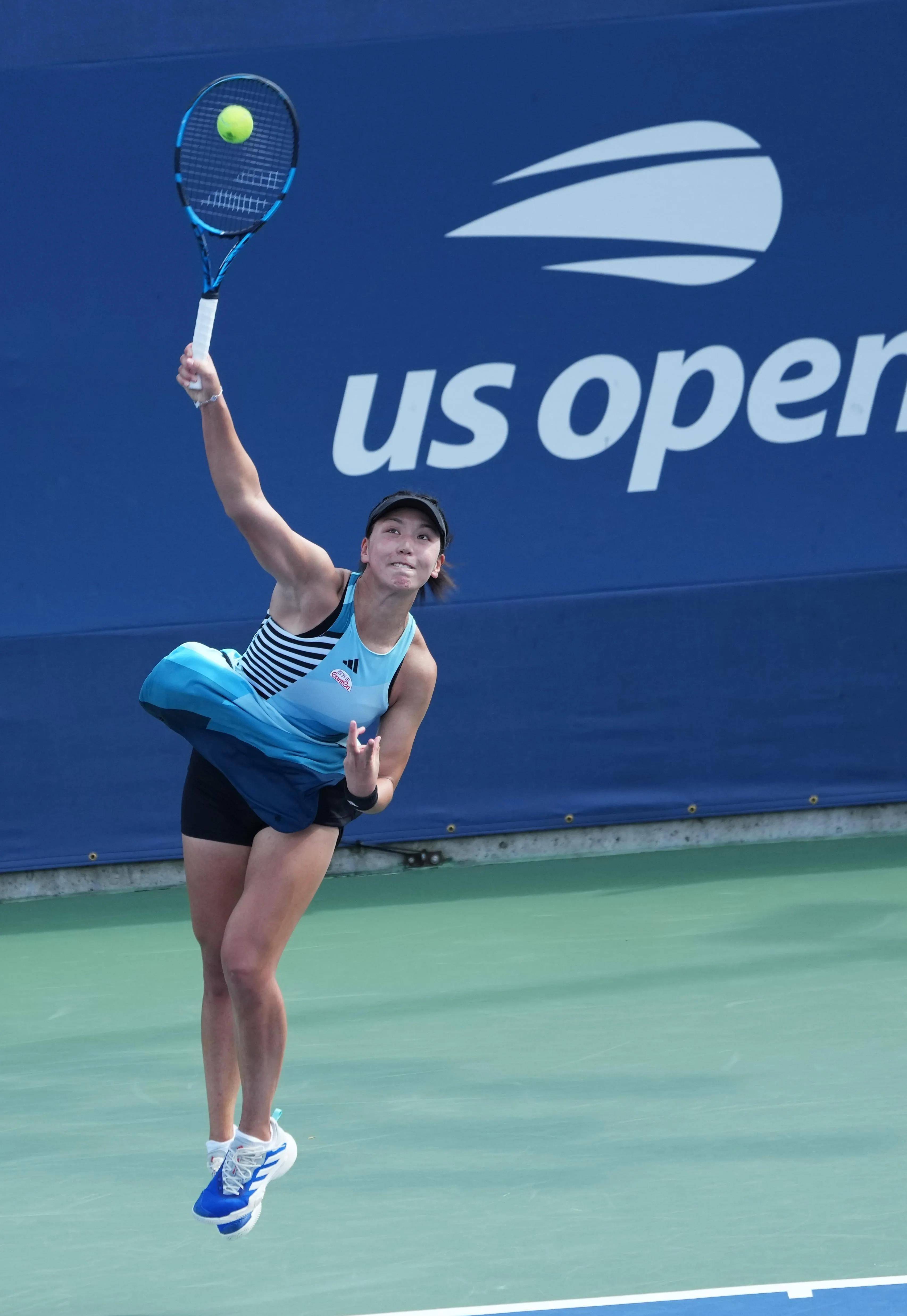 而他们彼此 而他们彼此